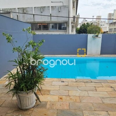 Casa com 316m², 4 quartos (sendo 2 suítes), 2 garagens, no bairro Estreito em Florianópolis