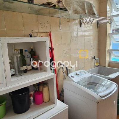 Casa com 316m², 4 quartos (sendo 2 suítes), 2 garagens, no bairro Estreito em Florianópolis