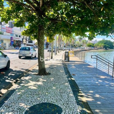 Apartamento com 56m², 2 quartos, 1 garagem, no bairro Coqueiros em Florianópolis