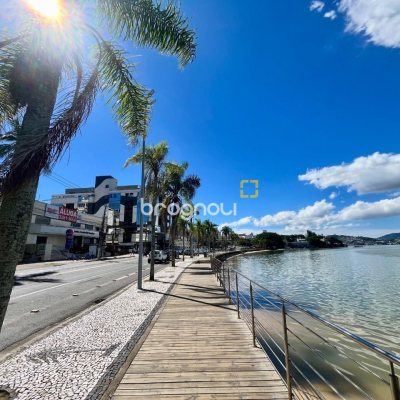 Apartamento com 56m², 2 quartos, 1 garagem, no bairro Coqueiros em Florianópolis