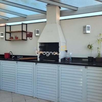 Cobertura com 127m², 3 quartos (sendo 1 suíte), 2 garagens, no bairro Saco Grande em Florianópolis