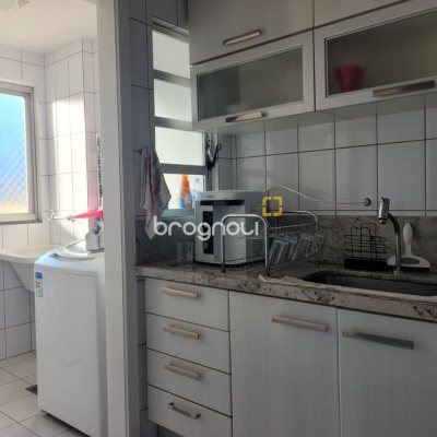 Cobertura com 127m², 3 quartos (sendo 1 suíte), 2 garagens, no bairro Saco Grande em Florianópolis