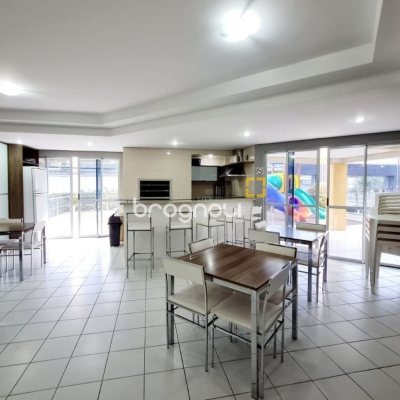 Cobertura com 127m², 3 quartos (sendo 1 suíte), 2 garagens, no bairro Saco Grande em Florianópolis