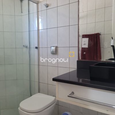 Cobertura com 127m², 3 quartos (sendo 1 suíte), 2 garagens, no bairro Saco Grande em Florianópolis