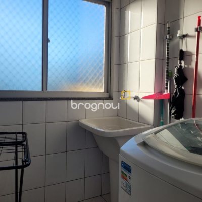 Cobertura com 127m², 3 quartos (sendo 1 suíte), 2 garagens, no bairro Saco Grande em Florianópolis