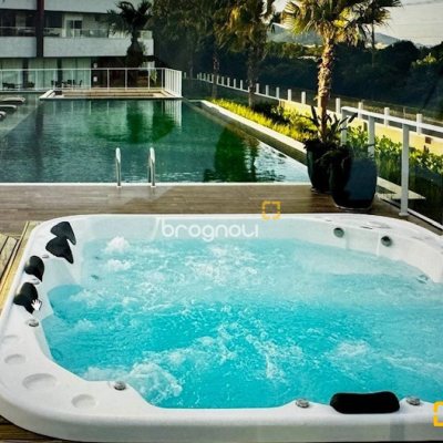 Apartamento com 75m², 2 quartos (sendo 1 suíte), 2 garagens, no bairro Campeche em Florianópolis