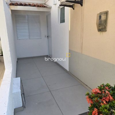 Casa de Condomínio com 67m², 3 quartos, 2 garagens, no bairro Bela Vista em Palhoça
