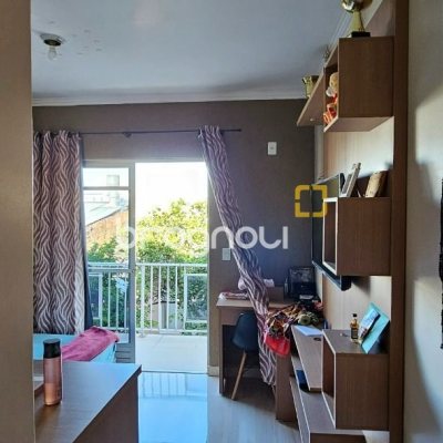 Casa com 241m², 3 quartos (sendo 1 suíte), 3 garagens, no bairro Barreiros em São José