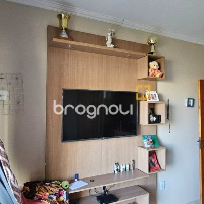 Casa com 241m², 3 quartos (sendo 1 suíte), 3 garagens, no bairro Barreiros em São José