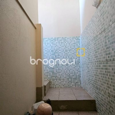 Casa com 241m², 3 quartos (sendo 1 suíte), 3 garagens, no bairro Barreiros em São José