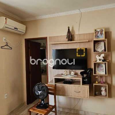 Casa com 241m², 3 quartos (sendo 1 suíte), 3 garagens, no bairro Barreiros em São José