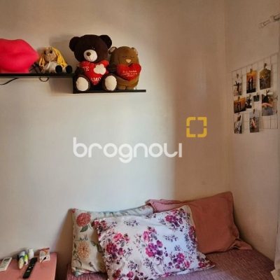 Casa com 241m², 3 quartos (sendo 1 suíte), 3 garagens, no bairro Barreiros em São José