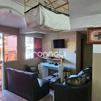 Casa com 241m², 3 quartos (sendo 1 suíte), 3 garagens, no bairro Barreiros em São José