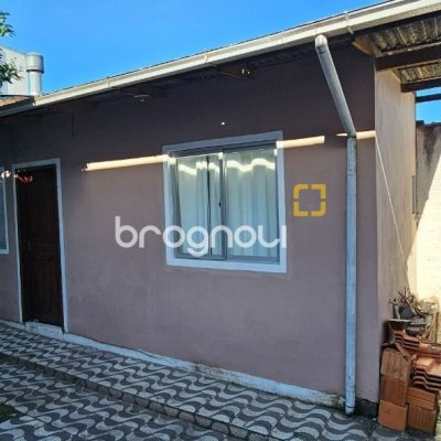 Casa com 241m², 3 quartos (sendo 1 suíte), 3 garagens, no bairro Barreiros em São José