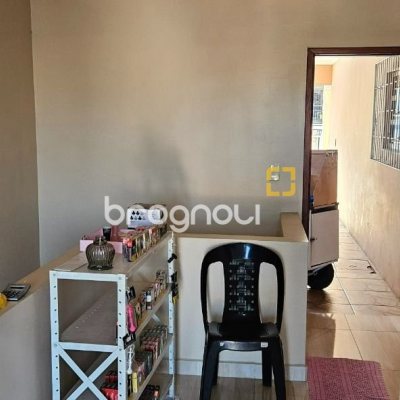 Casa com 241m², 3 quartos (sendo 1 suíte), 3 garagens, no bairro Barreiros em São José