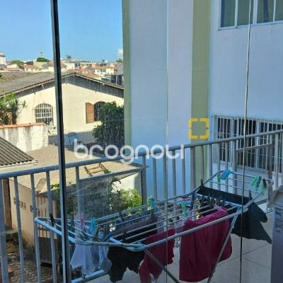 Casa com 241m², 3 quartos (sendo 1 suíte), 3 garagens, no bairro Barreiros em São José
