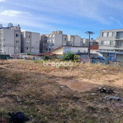 Terreno com 464m², no bairro Estreito em Florianópolis