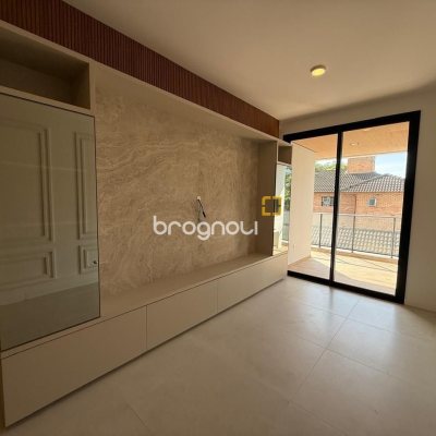 Apartamento com 92m², 2 quartos (sendo 2 suítes), 2 garagens, no bairro Santo Antônio de Lisboa em Florianópolis
