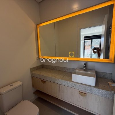 Apartamento com 92m², 2 quartos (sendo 2 suítes), 2 garagens, no bairro Santo Antônio de Lisboa em Florianópolis