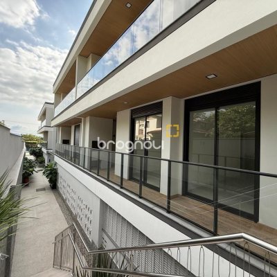 Apartamento com 92m², 2 quartos (sendo 2 suítes), 2 garagens, no bairro Santo Antônio de Lisboa em Florianópolis