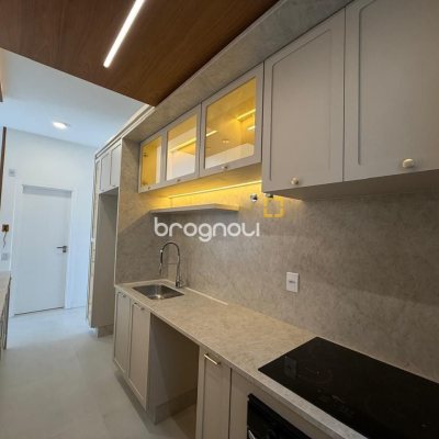 Apartamento com 92m², 2 quartos (sendo 2 suítes), 2 garagens, no bairro Santo Antônio de Lisboa em Florianópolis
