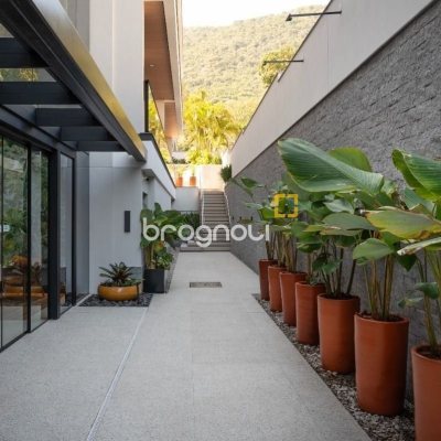 Apartamento com 92m², 2 quartos (sendo 2 suítes), 2 garagens, no bairro Santo Antônio de Lisboa em Florianópolis