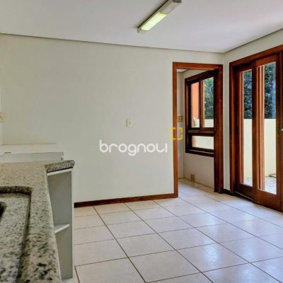 Casa de Condomínio com 200m², 3 quartos (sendo 1 suíte), 2 garagens, no bairro Santo Antônio de Lisboa em Florianópolis