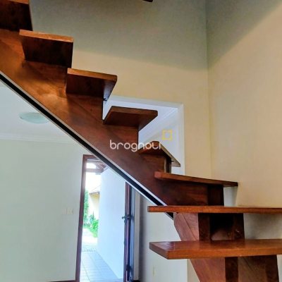 Casa de Condomínio com 200m², 3 quartos (sendo 1 suíte), 2 garagens, no bairro Santo Antônio de Lisboa em Florianópolis