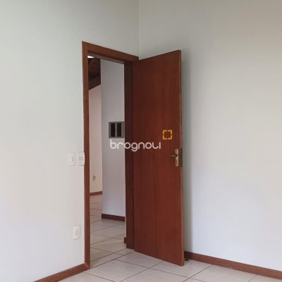 Casa de Condomínio com 200m², 3 quartos (sendo 1 suíte), 2 garagens, no bairro Santo Antônio de Lisboa em Florianópolis