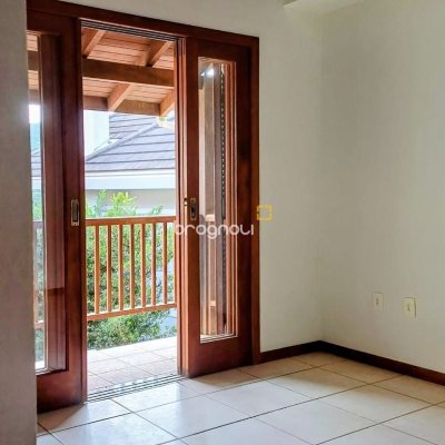 Casa de Condomínio com 200m², 3 quartos (sendo 1 suíte), 2 garagens, no bairro Santo Antônio de Lisboa em Florianópolis