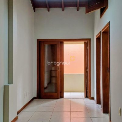 Casa de Condomínio com 200m², 3 quartos (sendo 1 suíte), 2 garagens, no bairro Santo Antônio de Lisboa em Florianópolis