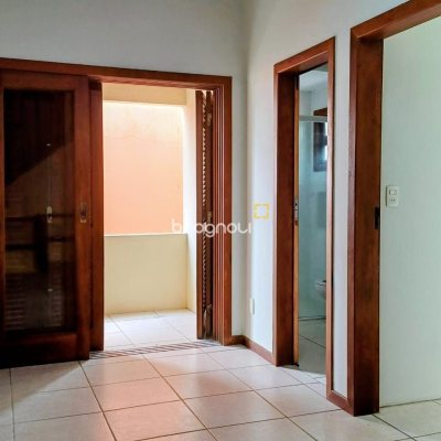 Casa de Condomínio com 200m², 3 quartos (sendo 1 suíte), 2 garagens, no bairro Santo Antônio de Lisboa em Florianópolis