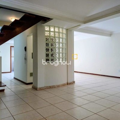 Casa de Condomínio com 200m², 3 quartos (sendo 1 suíte), 2 garagens, no bairro Santo Antônio de Lisboa em Florianópolis