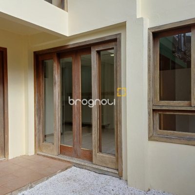 Casa de Condomínio com 200m², 3 quartos (sendo 1 suíte), 2 garagens, no bairro Santo Antônio de Lisboa em Florianópolis