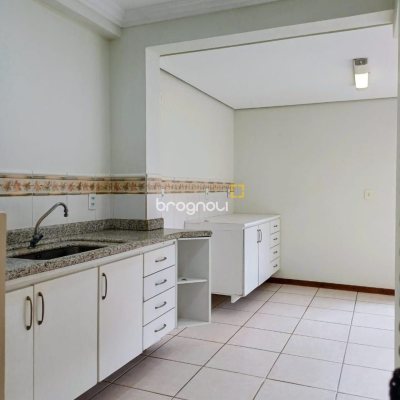 Casa de Condomínio com 200m², 3 quartos (sendo 1 suíte), 2 garagens, no bairro Santo Antônio de Lisboa em Florianópolis