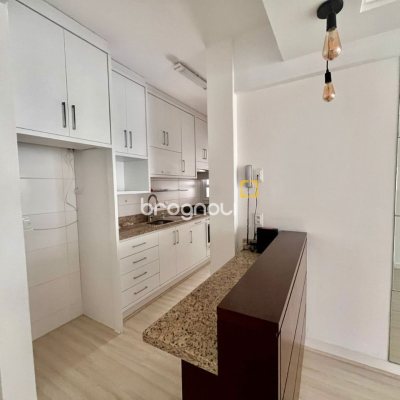 Apartamento com 75m², 3 quartos (sendo 1 suíte), 1 garagem, no bairro Itacorubi em Florianópolis