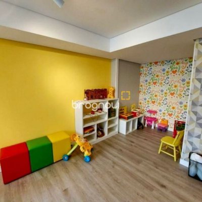 Apartamento com 75m², 3 quartos (sendo 1 suíte), 1 garagem, no bairro Itacorubi em Florianópolis