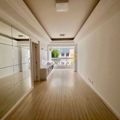 Apartamento com 75m², 3 quartos (sendo 1 suíte), 1 garagem, no bairro Itacorubi em Florianópolis