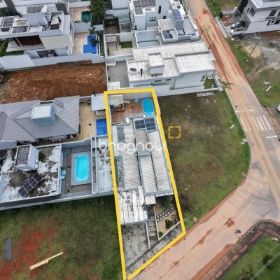 Casa de Condomínio com 183m², 3 quartos (sendo 1 suíte), 2 garagens, no bairro Sertão do Maruim em São José
