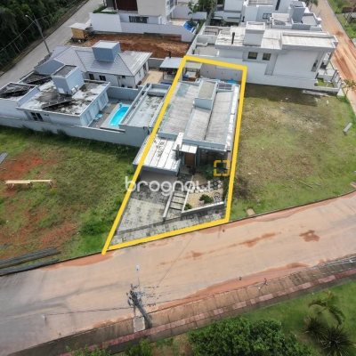 Casa de Condomínio com 183m², 3 quartos (sendo 1 suíte), 2 garagens, no bairro Sertão do Maruim em São José