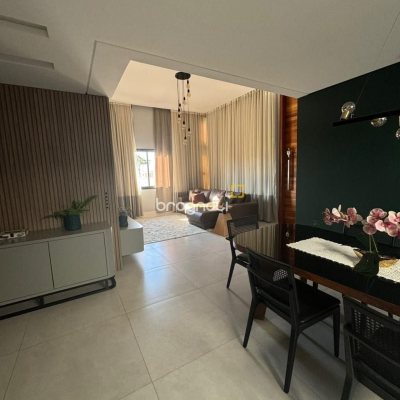 Casa de Condomínio com 183m², 3 quartos (sendo 1 suíte), 2 garagens, no bairro Sertão do Maruim em São José