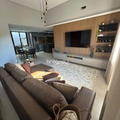 Casa de Condomínio com 183m², 3 quartos (sendo 1 suíte), 2 garagens, no bairro Sertão do Maruim em São José