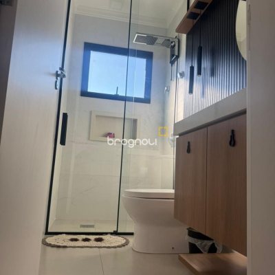 Casa de Condomínio com 183m², 3 quartos (sendo 1 suíte), 2 garagens, no bairro Sertão do Maruim em São José
