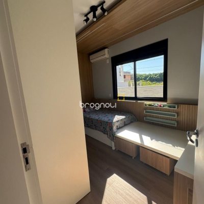 Casa de Condomínio com 183m², 3 quartos (sendo 1 suíte), 2 garagens, no bairro Sertão do Maruim em São José