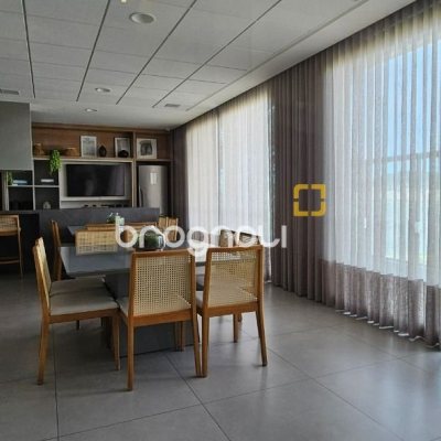 Apartamento com 126m², 3 quartos (sendo 3 suítes), 2 garagens, no bairro Estreito em Florianópolis
