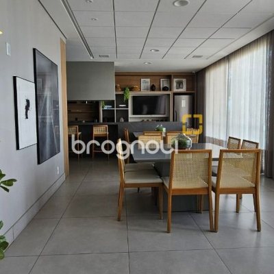 Apartamento com 126m², 3 quartos (sendo 3 suítes), 2 garagens, no bairro Estreito em Florianópolis