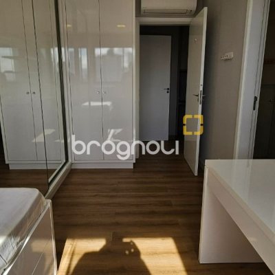 Apartamento com 126m², 3 quartos (sendo 3 suítes), 2 garagens, no bairro Estreito em Florianópolis