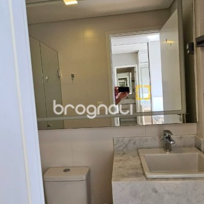 Apartamento com 126m², 3 quartos (sendo 3 suítes), 2 garagens, no bairro Estreito em Florianópolis