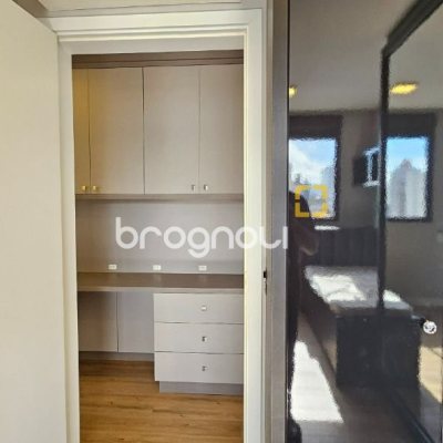 Apartamento com 126m², 3 quartos (sendo 3 suítes), 2 garagens, no bairro Estreito em Florianópolis