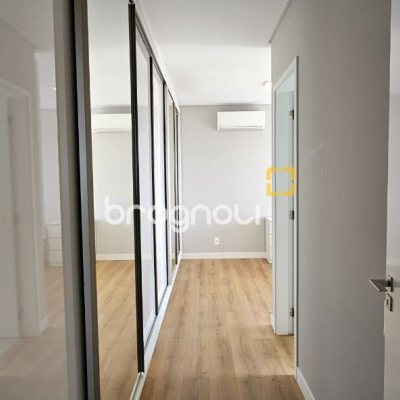 Apartamento com 126m², 3 quartos (sendo 3 suítes), 2 garagens, no bairro Estreito em Florianópolis